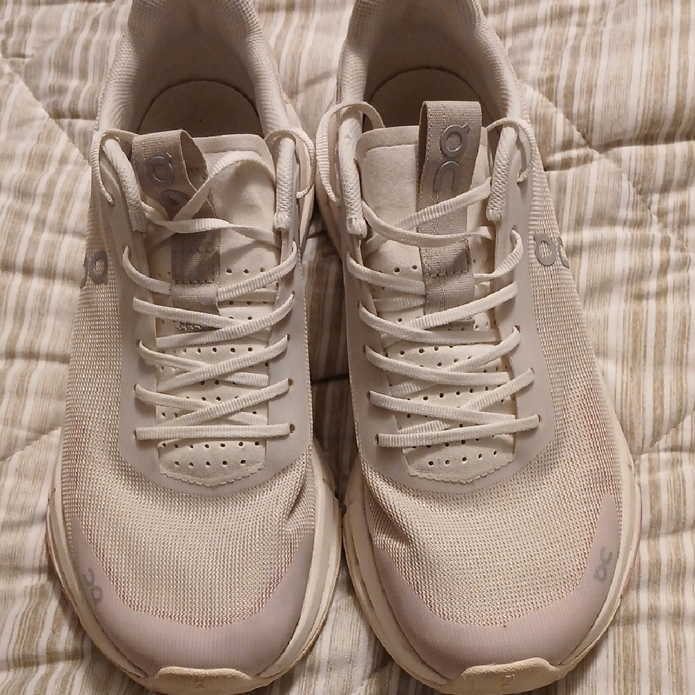 On Running Women's Athletic Shoes - Cream